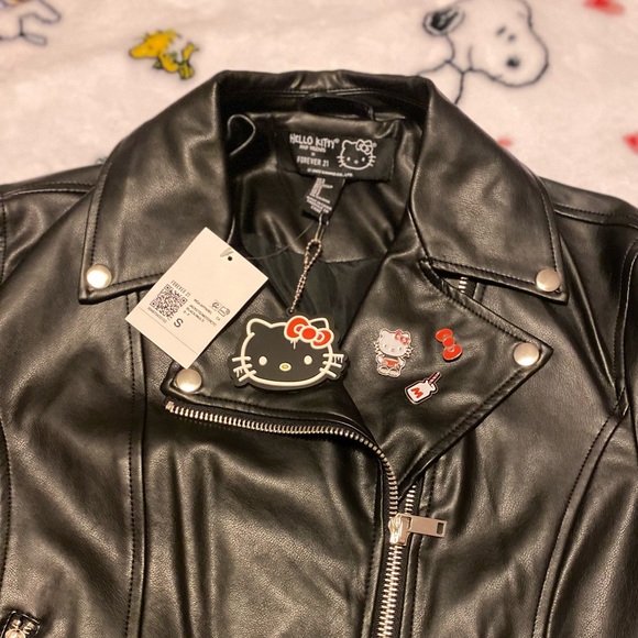 FOREVER 21 | Hello Kitty & Friends Moto Jacket - Picture 3 of 6